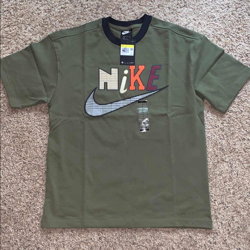 Men Nike shirt